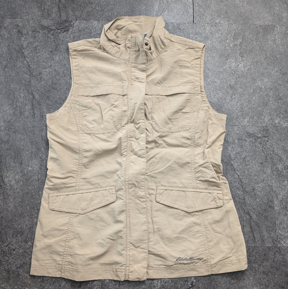 Eddie Bauer nylon cargo vest lightweight khaki colored Women's size medium